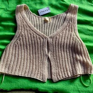 Really cute and comfy. Great for spring and summer.